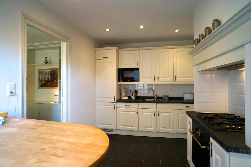 Stayci Serviced Apartments Noordeinde Den Haag Zimmer foto